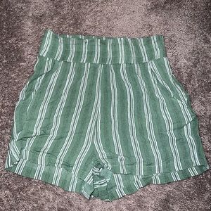 Mink Pink green and white shorts size small
